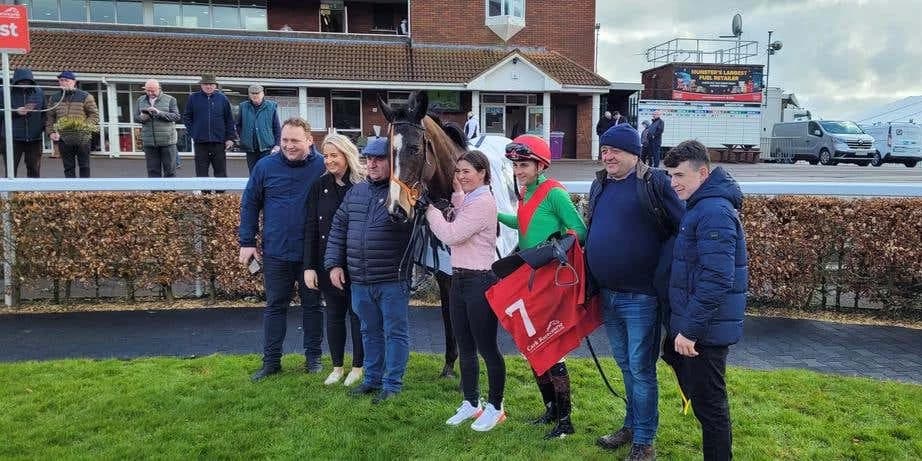 Slattery on weather watch for Haydock contender Easy