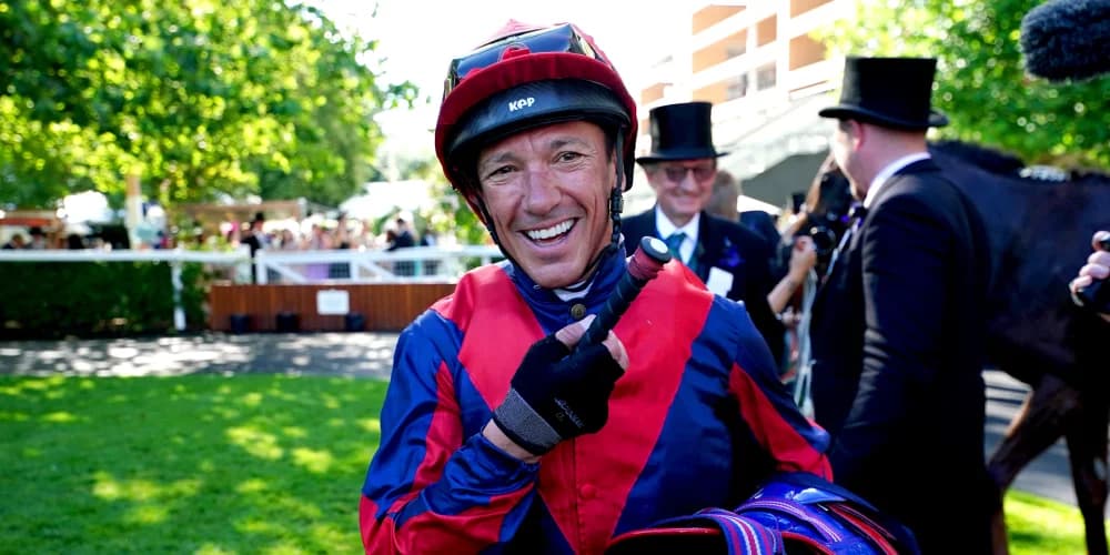 Frankie Dettori Dislocates Shoulder in Aqueduct Stalls Incident