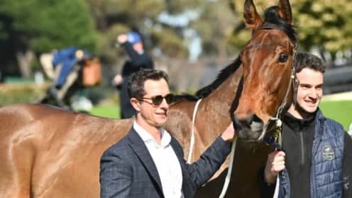 Kent Aims for Cranbourne Cup Glory with Promising Globe